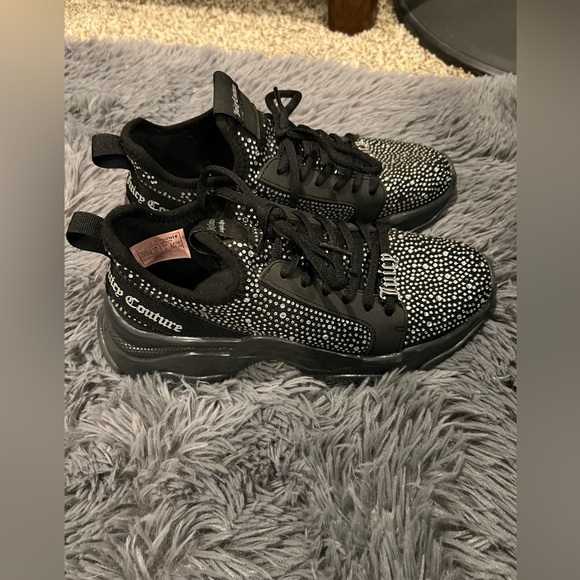 🖤JUICY COTURE SIZE 7 RHINESTONE SNEAKERS - Picture 4 of 4